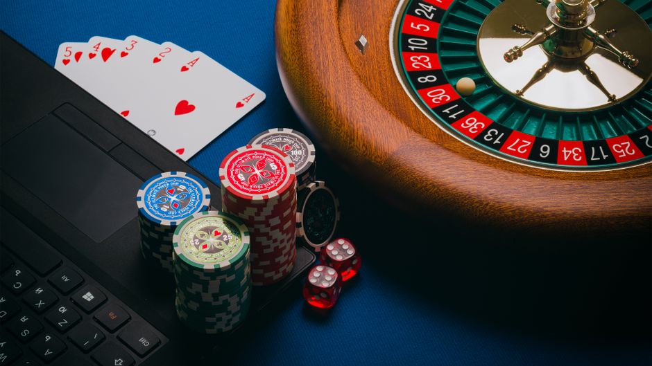 The Evolution and Mechanics of the Slot Machine: A Comprehensive Guide